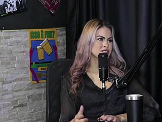 ei kyra safada me mostra como faz prolapso anal exibindo buceta peitos e cu com bia hot