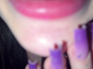 Blue Eyed Girlfriend Legs Squeezed For Dirty Cunnilingus
