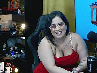ruan cuffs pri melancia kisses gropes her pussy in podcast