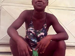 keep twerkin crazy to nigeria afro beats girl