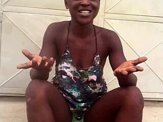 keep twerkin crazy to nigeria afro beats girl
