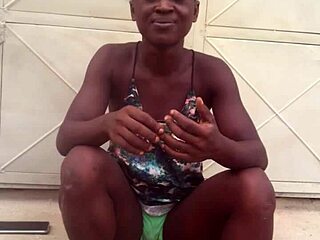keep twerkin crazy to nigeria afro beats girl