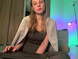 eat my virgin tasty pussy while i masturbate it on webcam