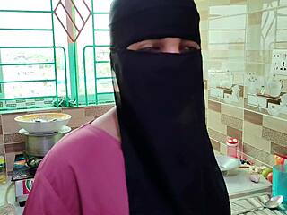 Cheating husband fuck muslim house maid when no one at home