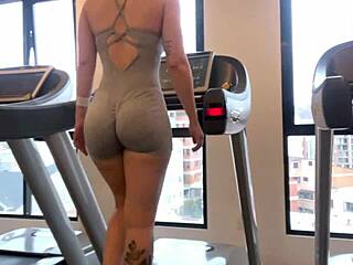 Gym Fitness Big Ass Girl Treadmill Workout