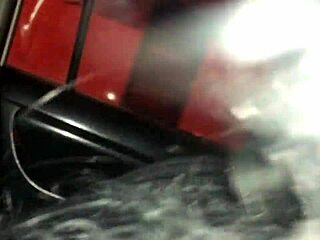 madre soltera me chupa la pinga en un taxi por lima