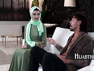 Hijab Girl Says Sex Before Marrige In Family Is Not Haram