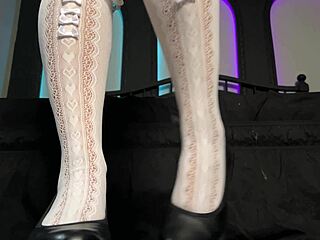 joi cei te masturbo con los pies aceitados