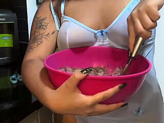 Gordinha juliana rides hard and cums in hot chocolate scene