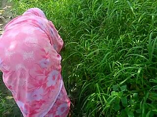 Indian Tamil Bhabhi Sex In Outdoor Banana Grove