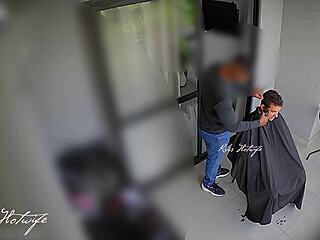 recebi o barbeiro para fazer cabelo bem puta