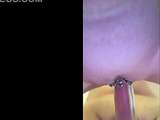 Milf slut close up pussy farting fuck