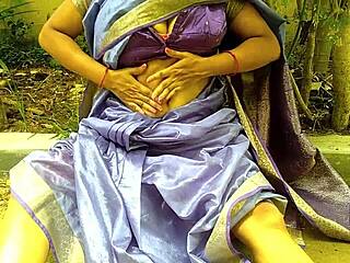 desi vishal gaand wali sauteli maa choot mein ungli karti aangan mein peshab karti hai outdoor sarvajanik xxx peshab