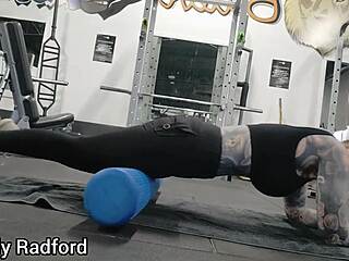 Hot Slutty Muscle Mummy Workout At The Gym