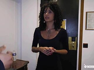 Essa safada adora levar pirocada na bucetinha