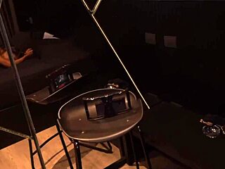 Anderson Screams During Double Vaginal Penetration Sex