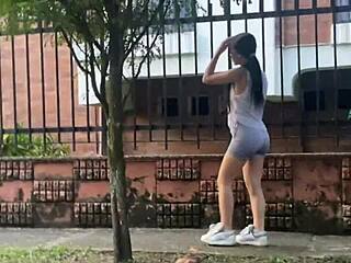 mi vecina me envia video caliente viniendose a chorros la tonta